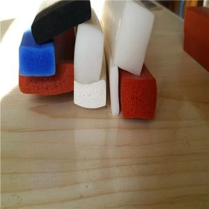 نوارهای لاستیکی اسفنجی سیلیکونی با پشتی چسب مقاوم در برابر درجه حرارت بالا تولید کنندگان محصولات